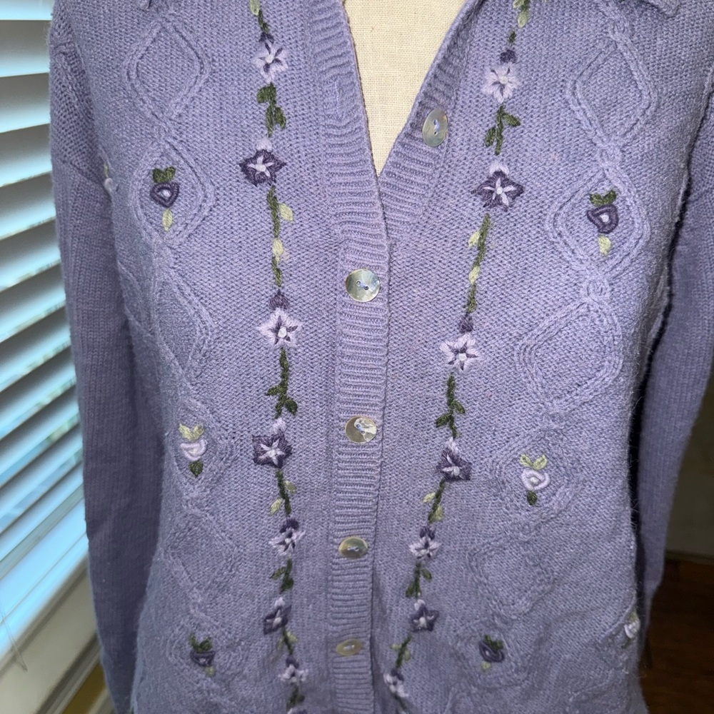 Vintage Alfred Dunner Lavender Floral Embroidered Cardigan - Picture 7 of 10